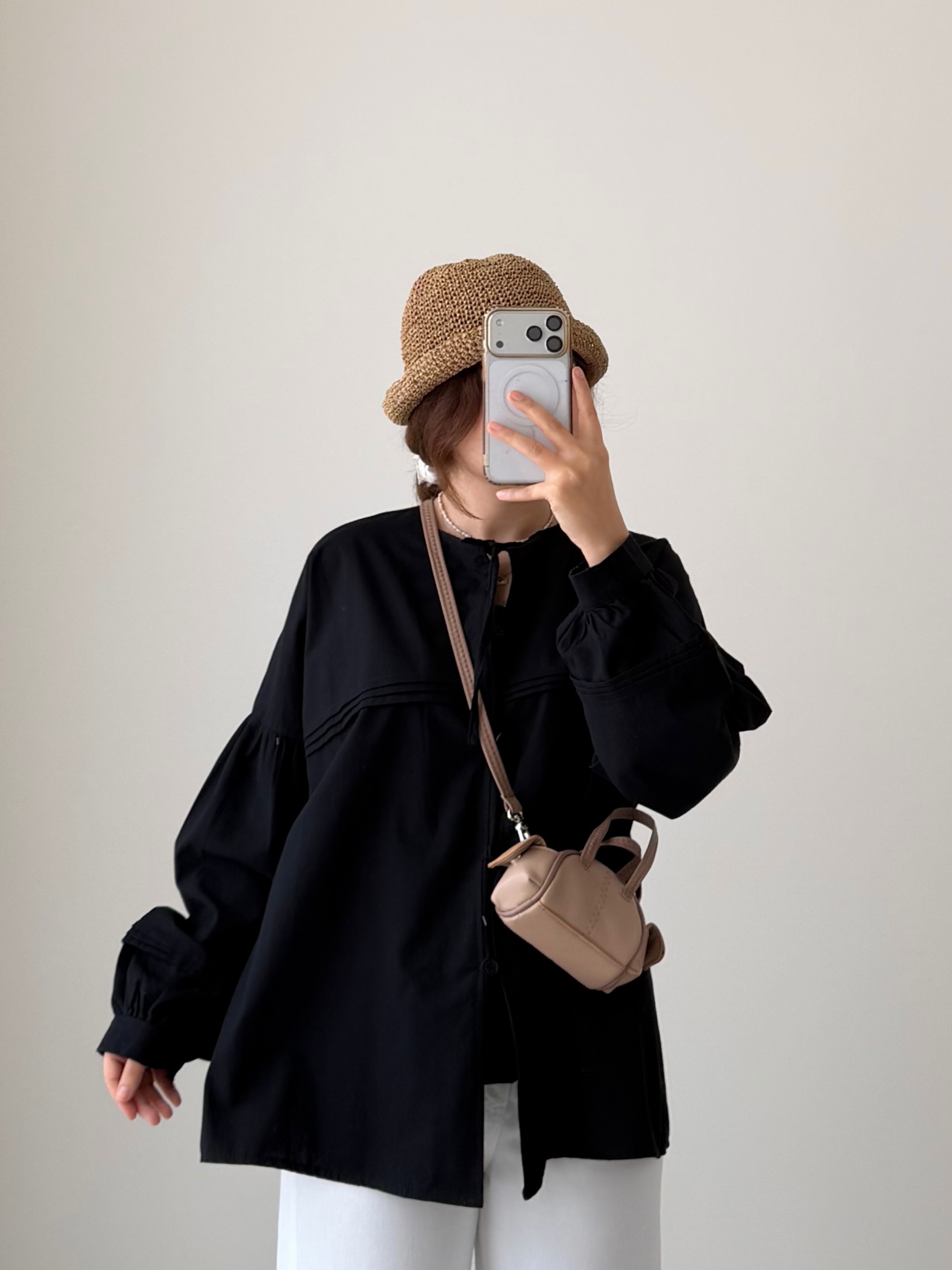 تصویر پست از @bonami_gallery — 12/17