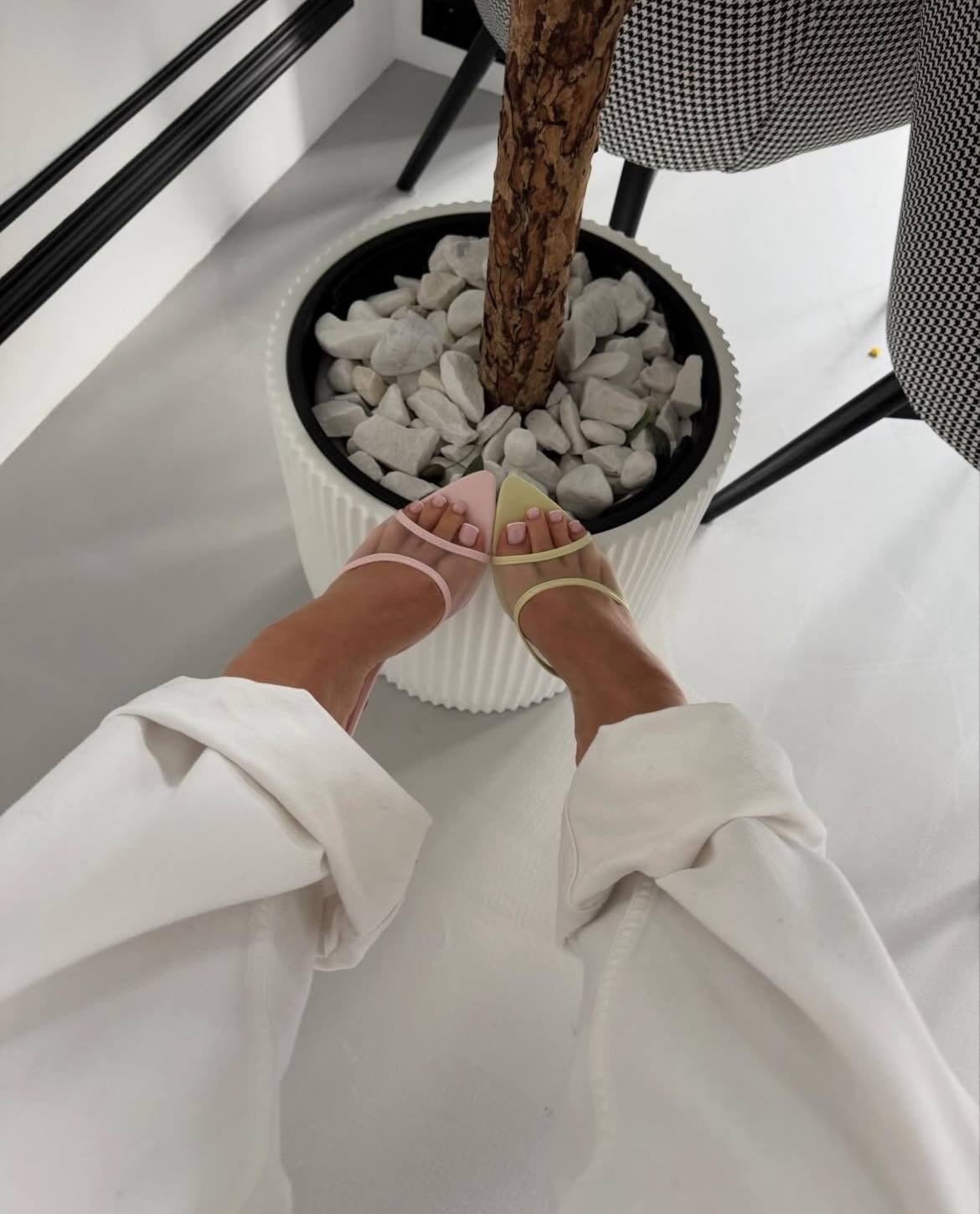 تصویر پست از @monarchshoe — 3/4