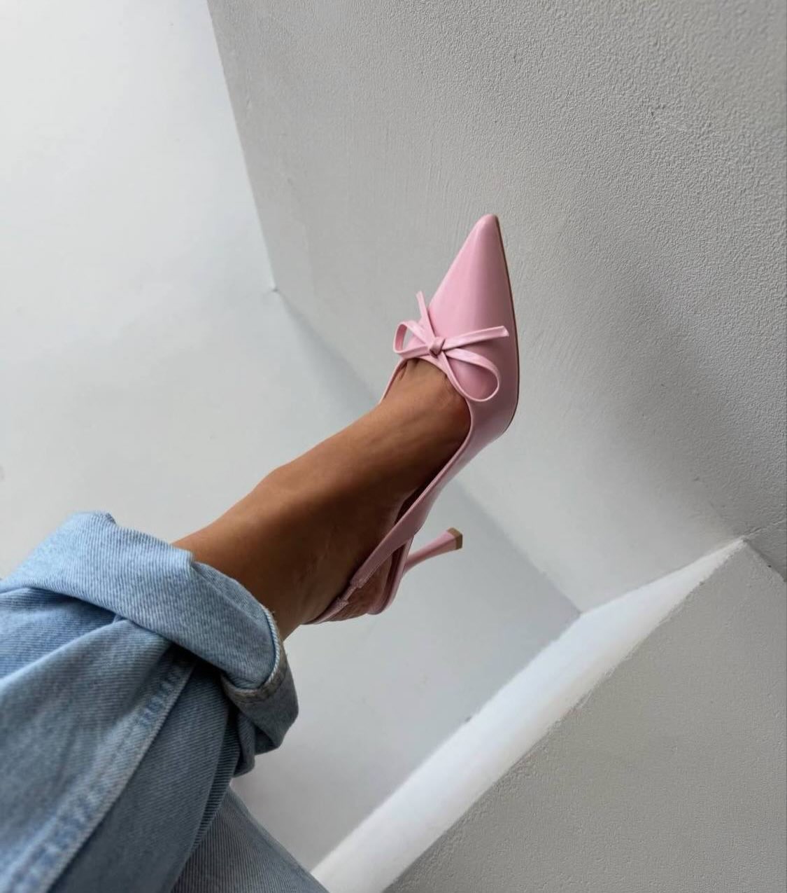 تصویر پست از @monarchshoe — 3/6