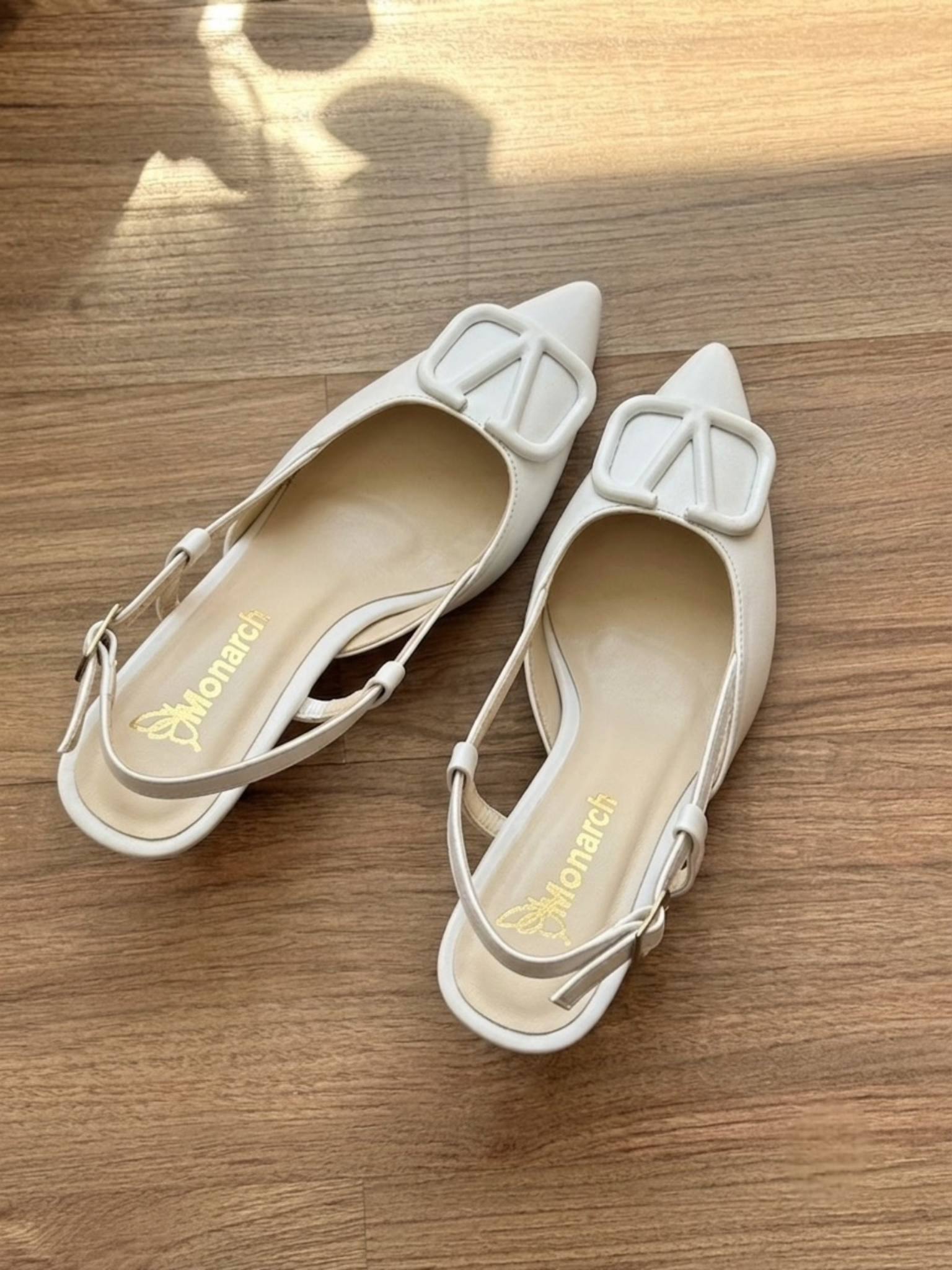 تصویر پست از @monarchshoe — 2/10