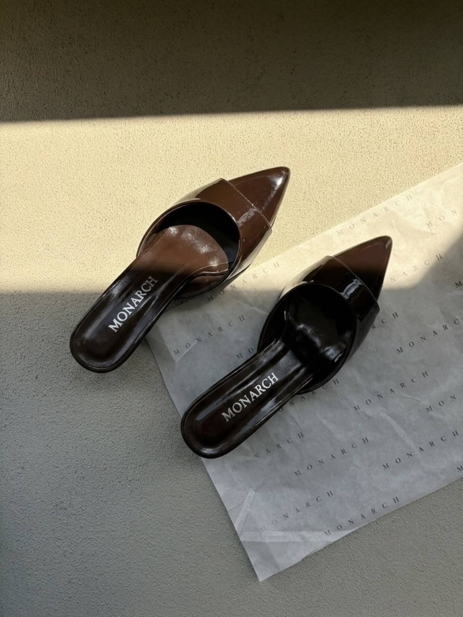 تصویر پست از @monarchshoe — 3/10