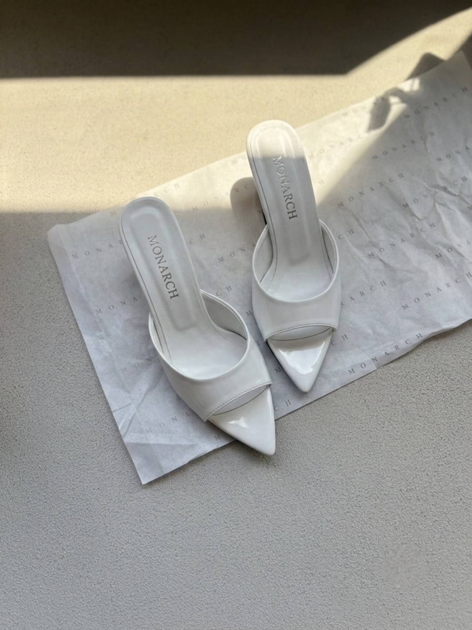 تصویر پست از @monarchshoe — 4/10