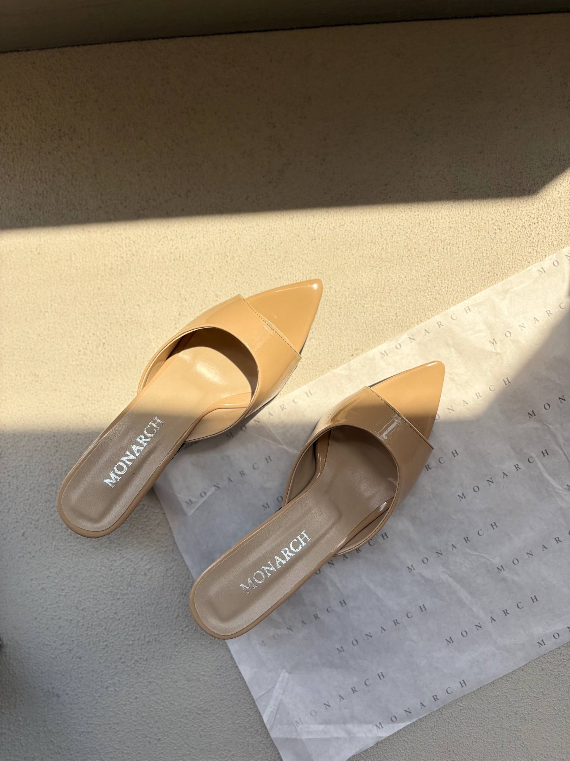 تصویر پست از @monarchshoe — 6/10