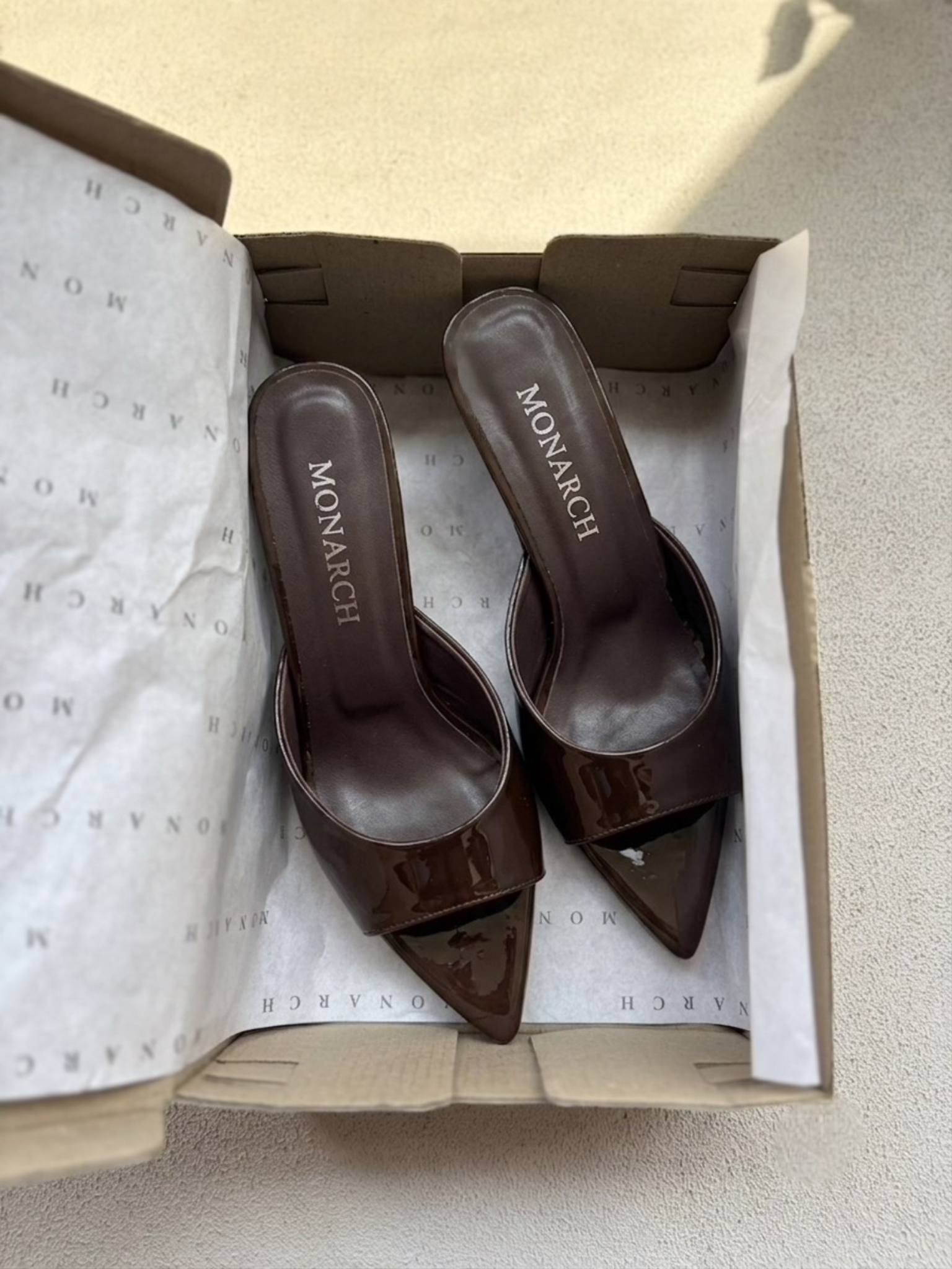 تصویر پست از @monarchshoe — 8/10
