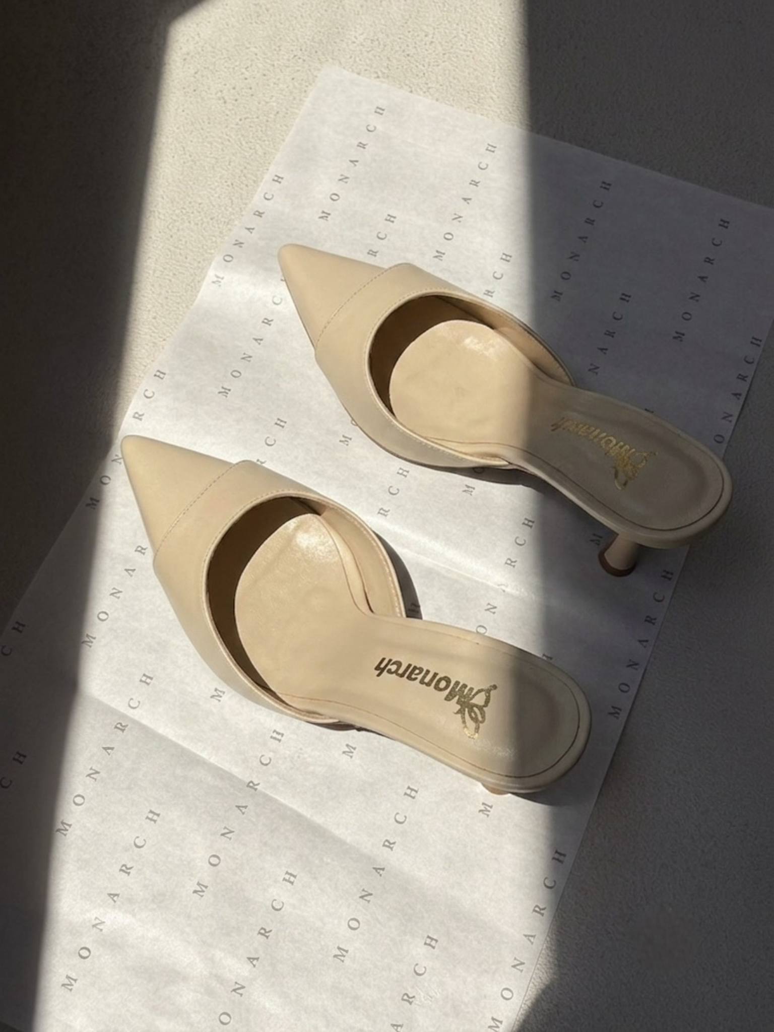 تصویر پست از @monarchshoe — 6/10