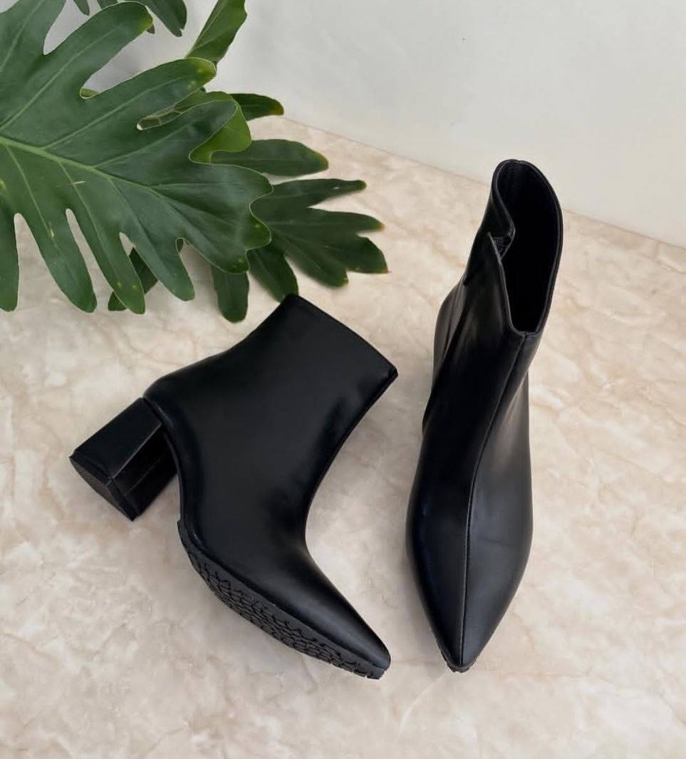 تصویر پست از @monarchshoe — 9/10