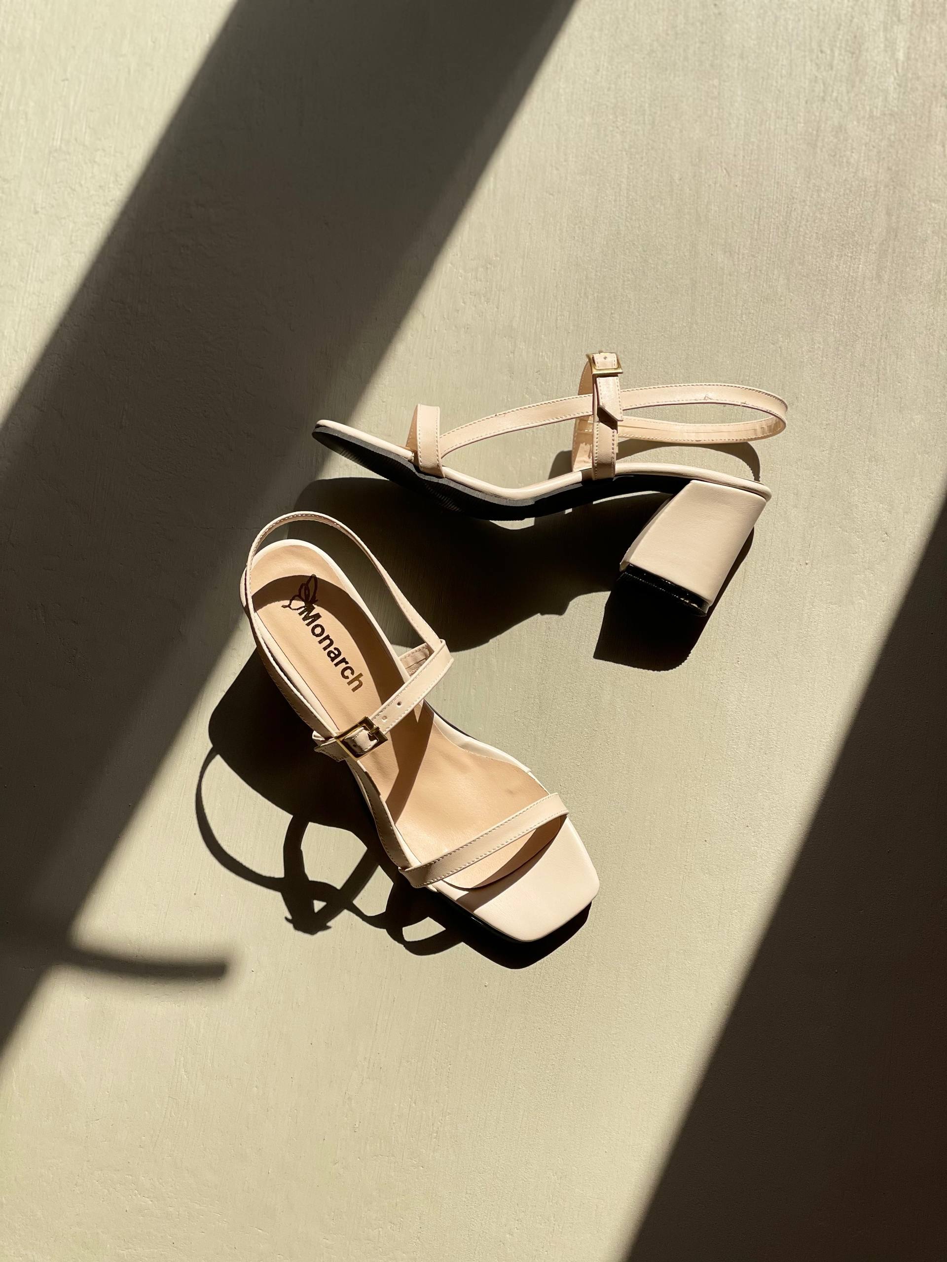 تصویر پست از @monarchshoe — 9/10