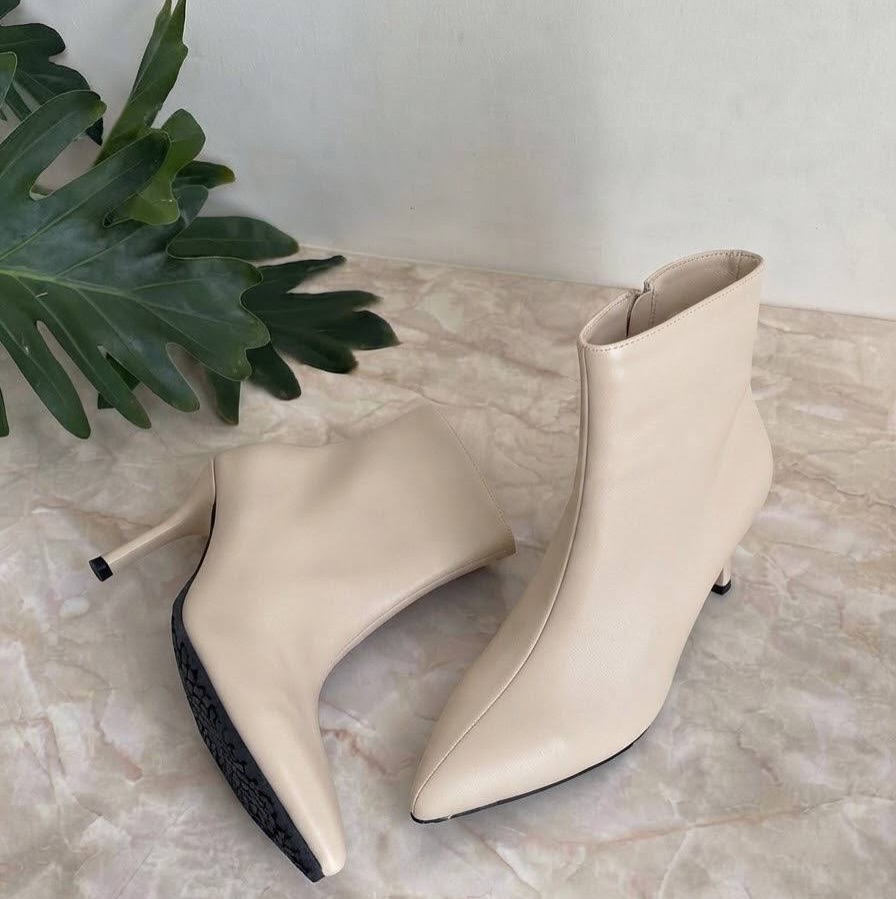 تصویر پست از @monarchshoe — 6/8