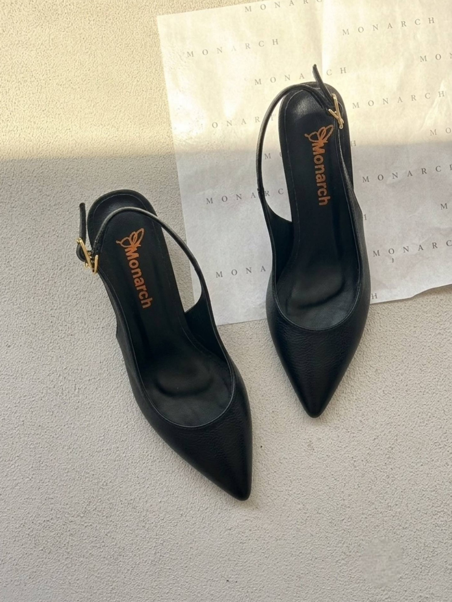 تصویر پست از @monarchshoe — 2/10