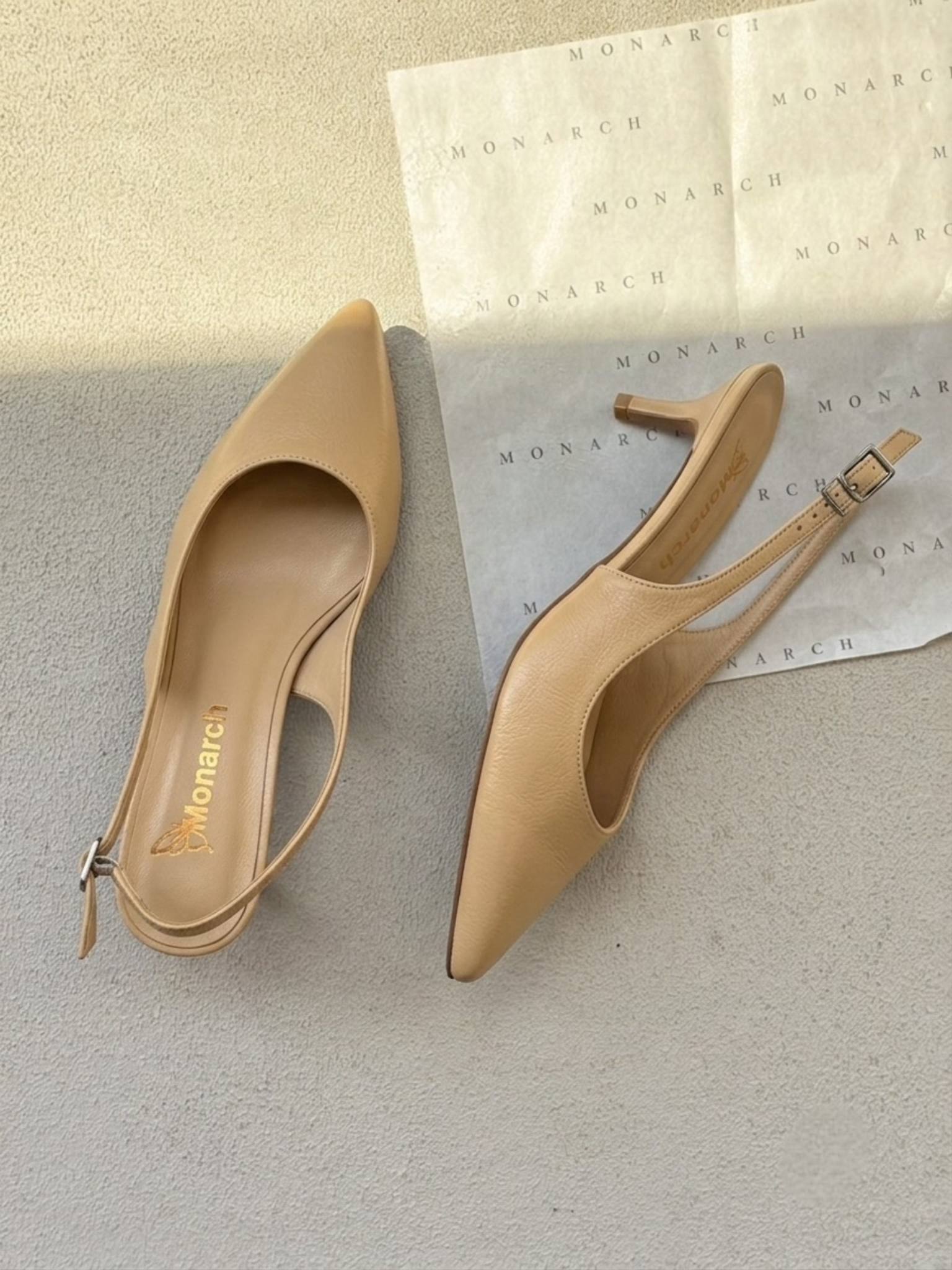 تصویر پست از @monarchshoe — 9/10